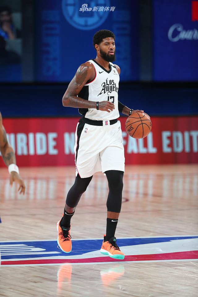 界展现了中 界展现了中